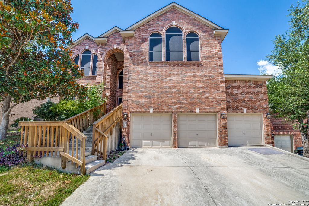 10106 RAMBLIN RIVER RD, San Antonio, TX 78251