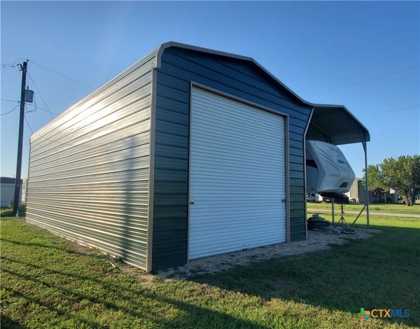 302-304 S 13th Street, Seadrift, TX 77983