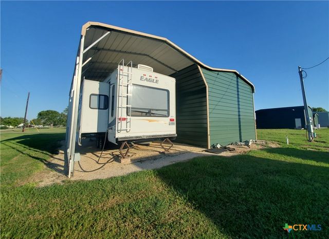 302-304 S 13th Street, Seadrift, TX 77983