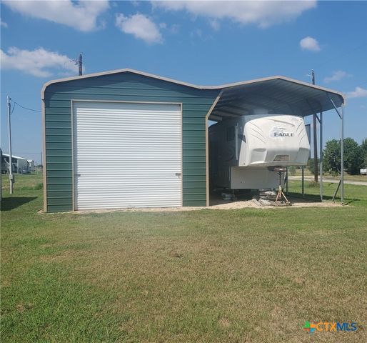 302-304 S 13th Street, Seadrift, TX 77983