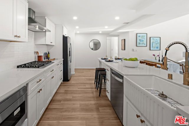 950 N Kings Road 342, West Hollywood, CA 90069