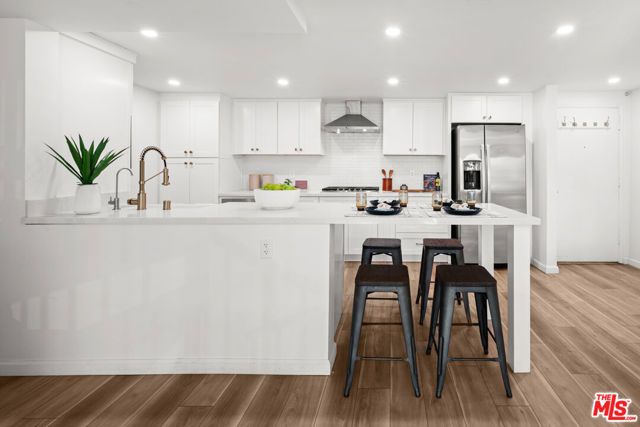 950 N Kings Road 342, West Hollywood, CA 90069