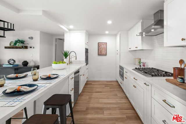 950 N Kings Road 342, West Hollywood, CA 90069