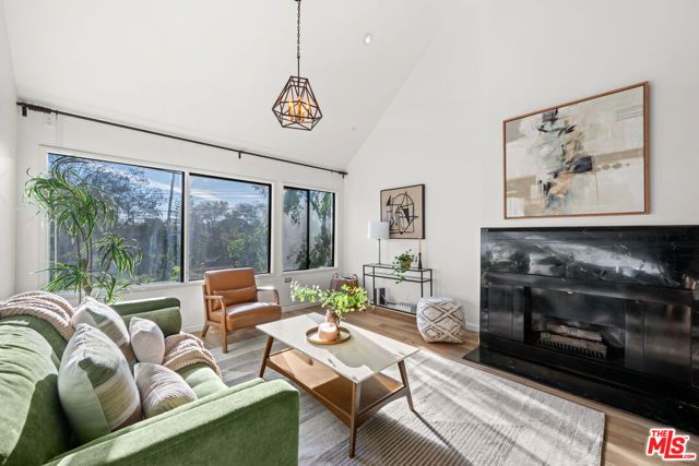 950 N Kings Road 342, West Hollywood, CA 90069