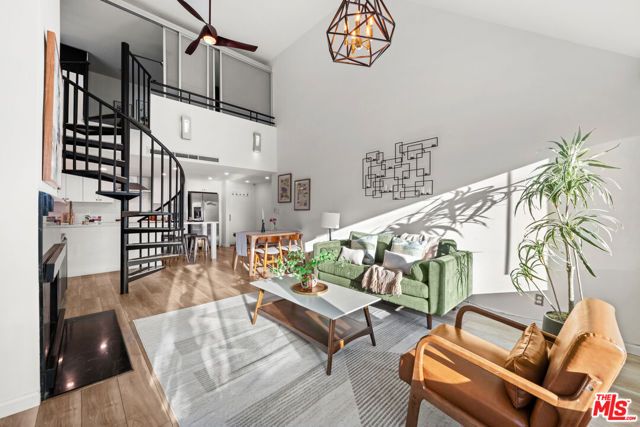 950 N Kings Road 342, West Hollywood, CA 90069