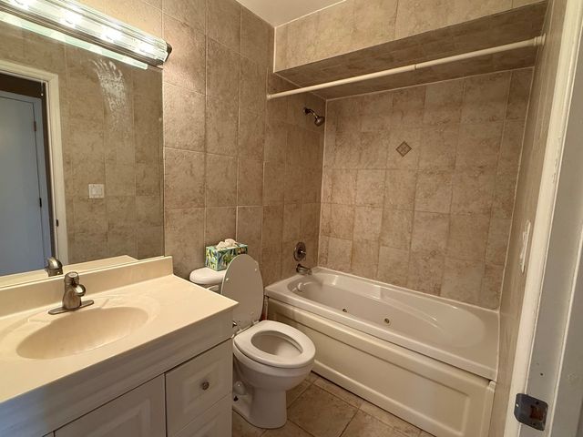 6S010 Steeple Run Drive 2D, Naperville, IL 60540