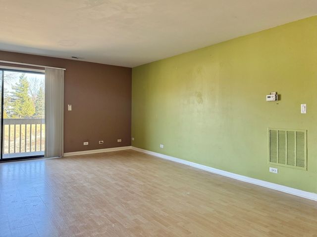 6S010 Steeple Run Drive 2D, Naperville, IL 60540