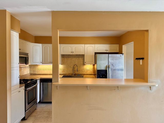 6S010 Steeple Run Drive 2D, Naperville, IL 60540