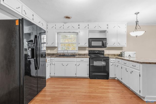 1402 11th Avenue SE, Decatur, AL 35601