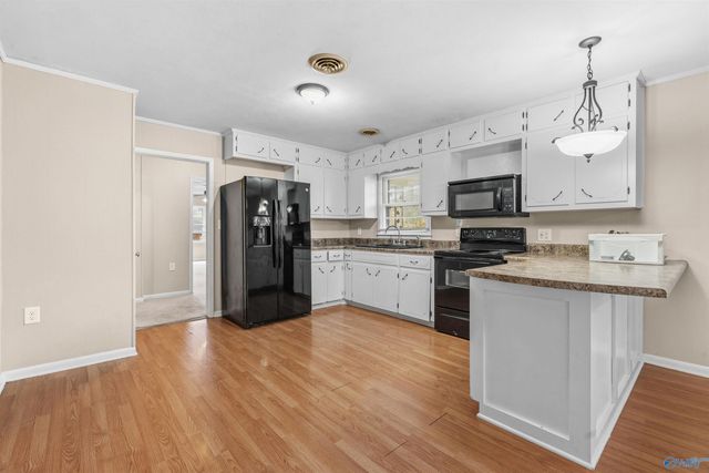 1402 11th Avenue SE, Decatur, AL 35601