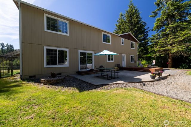 465 33 Sargent Road, Winlock, WA 98596