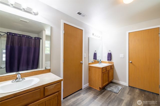465 33 Sargent Road, Winlock, WA 98596
