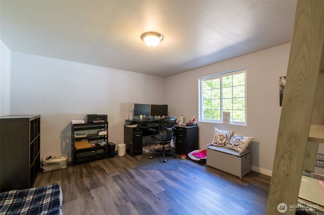 465 33 Sargent Road, Winlock, WA 98596
