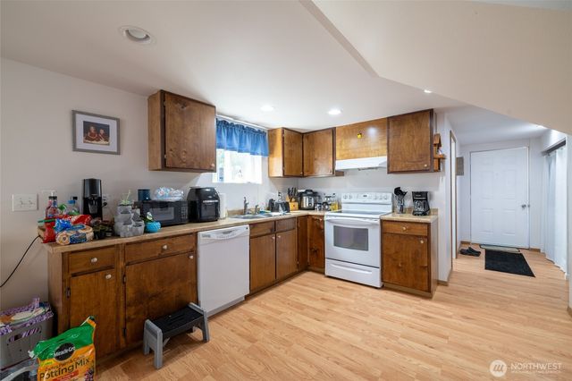 465 33 Sargent Road, Winlock, WA 98596