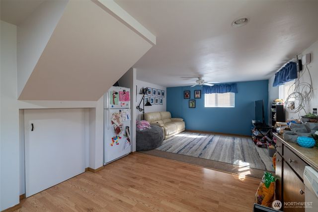 465 33 Sargent Road, Winlock, WA 98596