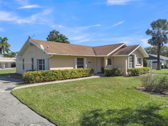 18201 SW 87th Avenue, Palmetto Bay, FL 33157