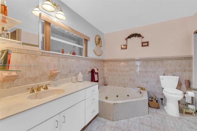 18201 SW 87th Avenue, Palmetto Bay, FL 33157