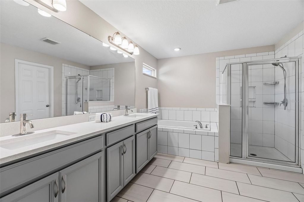 Image 20 of property listing at 3481 MIDDLEBROOK PL, St Cloud, FL 34773