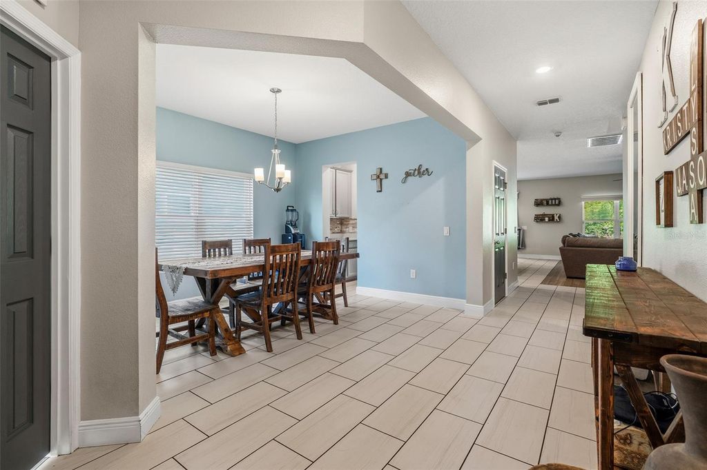 Image 3 of property listing at 3481 MIDDLEBROOK PL, St Cloud, FL 34773