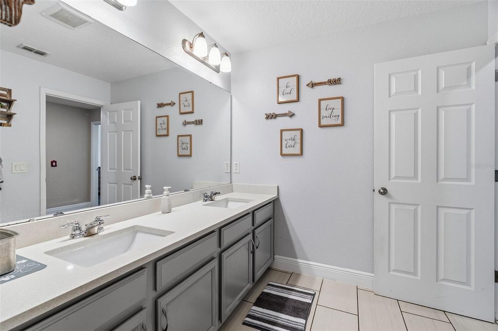 Image 28 of property listing at 3481 MIDDLEBROOK PL, St Cloud, FL 34773