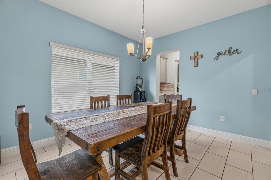 Image 4 of property listing at 3481 MIDDLEBROOK PL, St Cloud, FL 34773