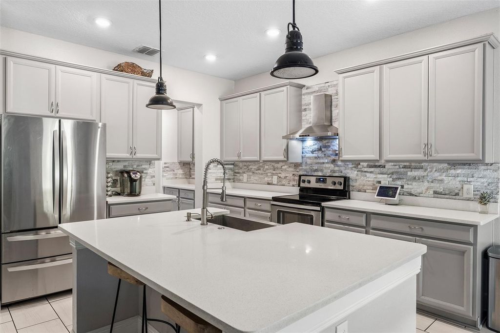 Image 5 of property listing at 3481 MIDDLEBROOK PL, St Cloud, FL 34773