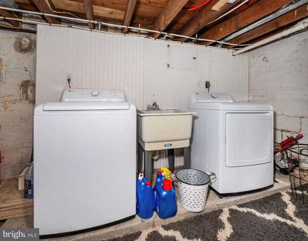 213 TAYLOR RD, Wilmington, DE 19804