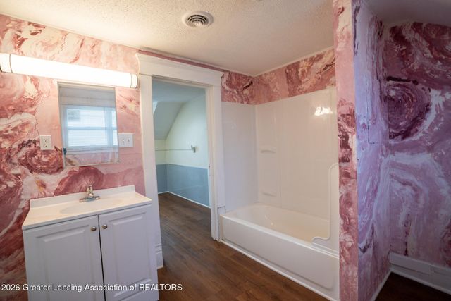 312 W Saginaw Street, Lansing, MI 48933