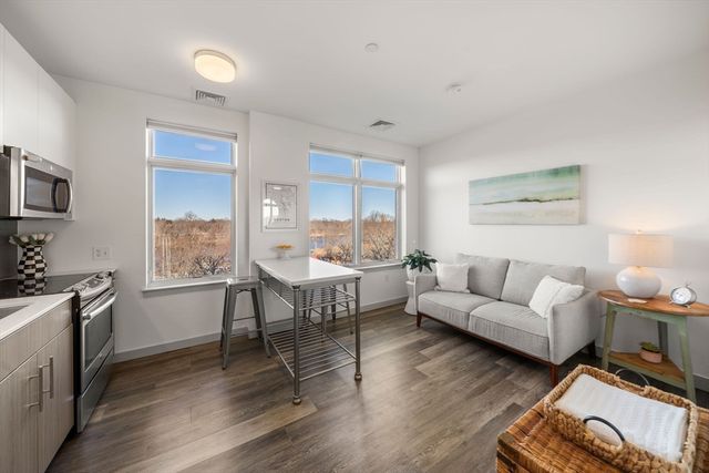 180 Telford St 413, Boston, MA 02135