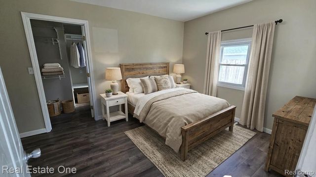 3148 Woodlawn Street, Commerce Charter Township, MI 48390