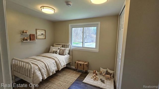 3148 Woodlawn Street, Commerce Charter Township, MI 48390