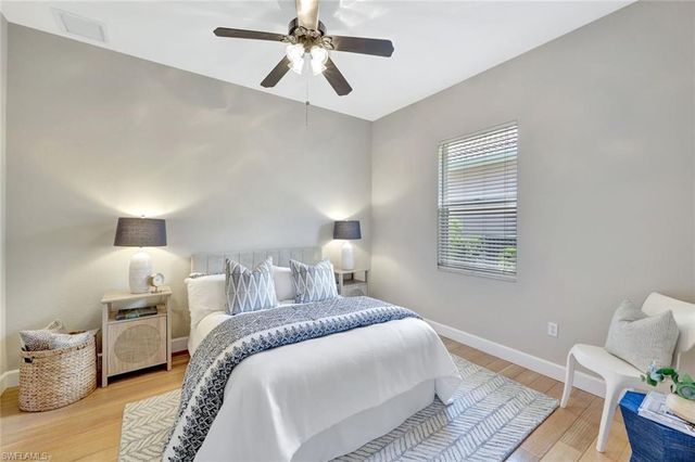 6119 Manchester PL, Naples, FL 34110