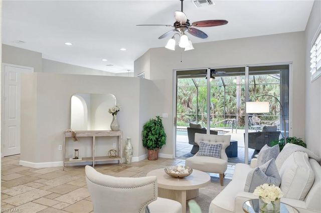 6119 Manchester PL, Naples, FL 34110