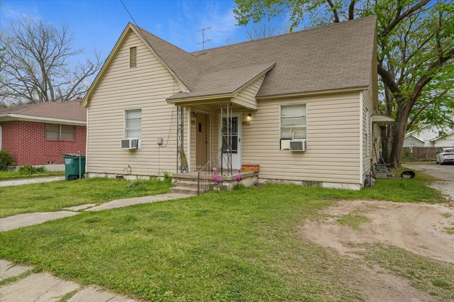 404 S Morris Street, Gainesville, TX 76240