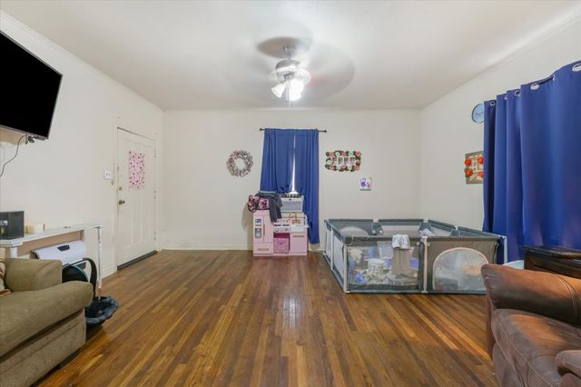 404 S Morris Street, Gainesville, TX 76240