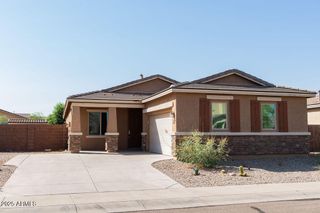 1067 W DEONI Trail, San Tan Valley, AZ 85143