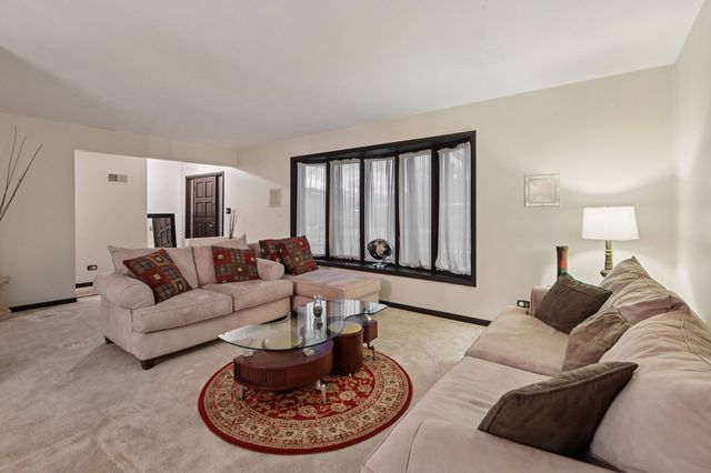 7605 Banks Street, Justice, IL 60458