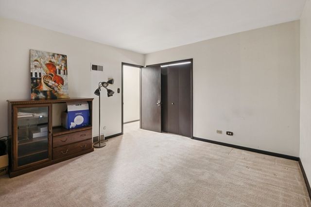 7605 Banks Street, Justice, IL 60458