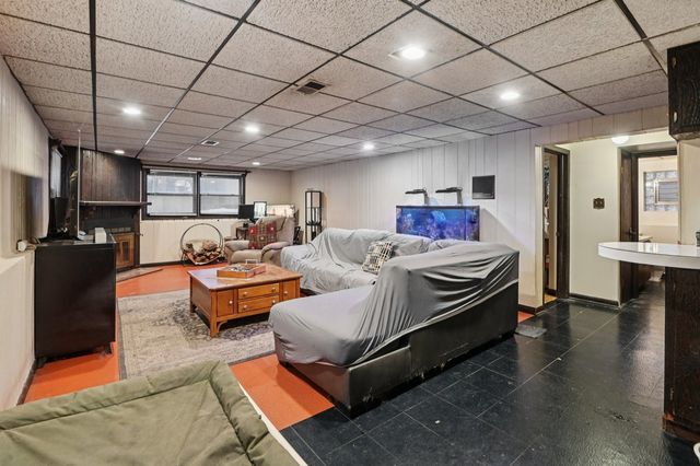 7605 Banks Street, Justice, IL 60458