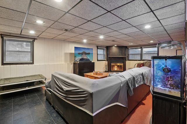 7605 Banks Street, Justice, IL 60458