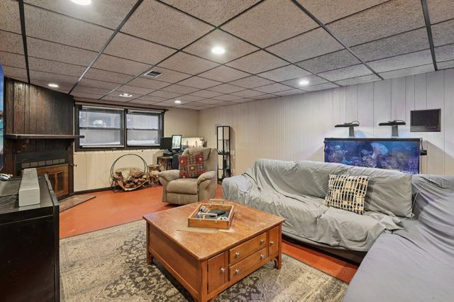 7605 Banks Street, Justice, IL 60458