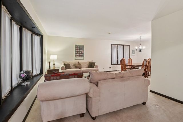 7605 Banks Street, Justice, IL 60458