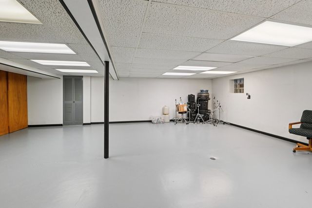 7605 Banks Street, Justice, IL 60458