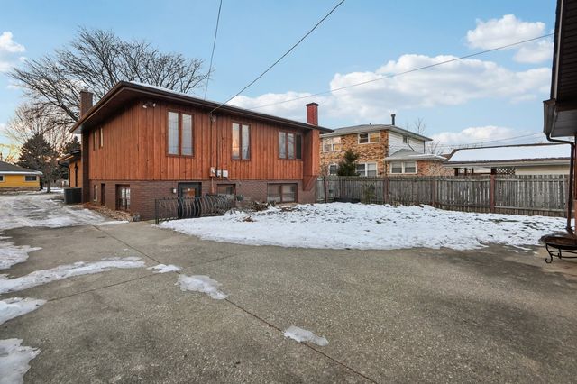 7605 Banks Street, Justice, IL 60458