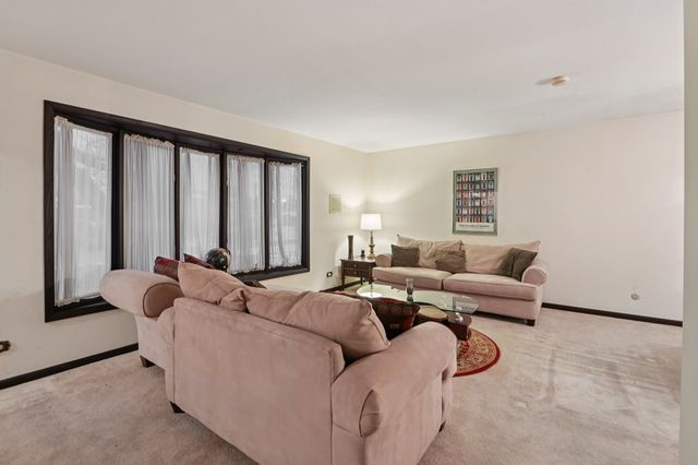 7605 Banks Street, Justice, IL 60458