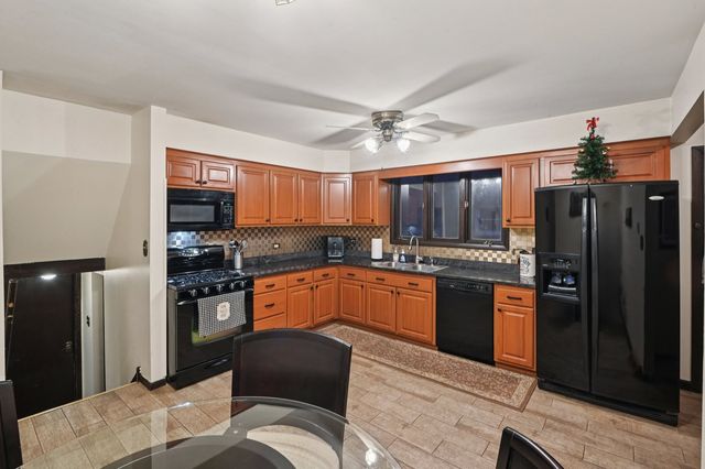 7605 Banks Street, Justice, IL 60458