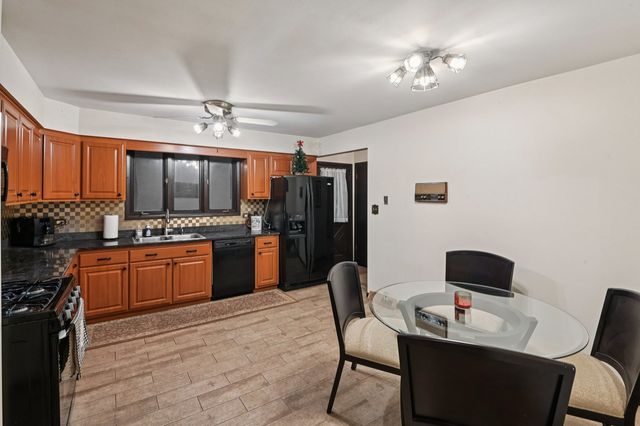 7605 Banks Street, Justice, IL 60458