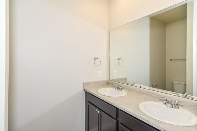 1072 Pepper Stone Dr, Lebanon, TN 37087