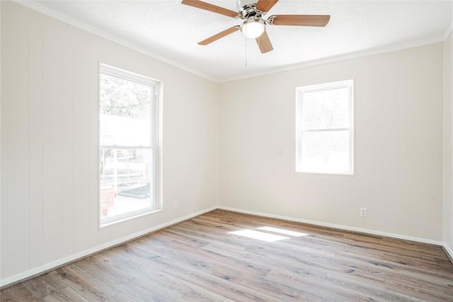 1632 E Crestway Drive, West Tawakoni, TX 75474