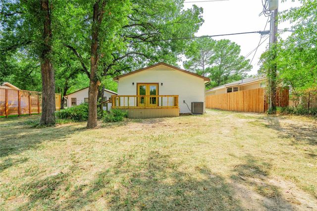 1632 E Crestway Drive, West Tawakoni, TX 75474